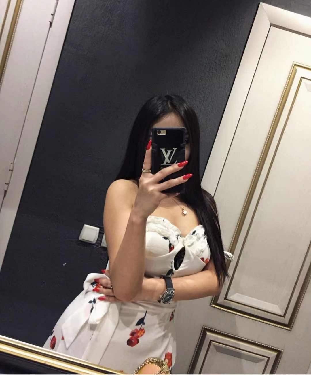 gucci young private escort in Burwood